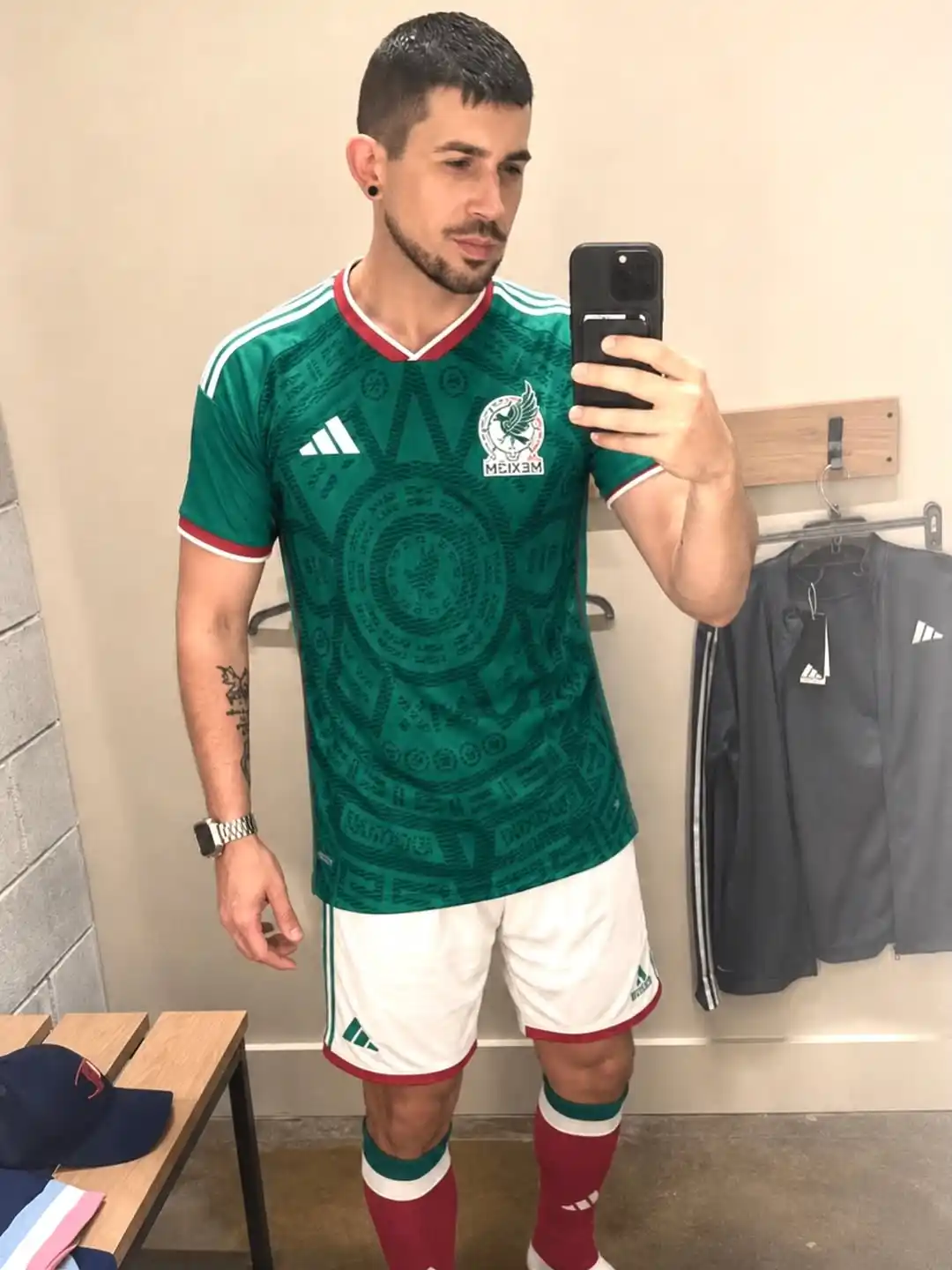 How to Size Your Jersey for Each Look