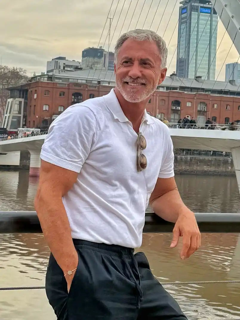 The White Polo and Tailored Shorts Pairing That Works for Warm-Weather Travel