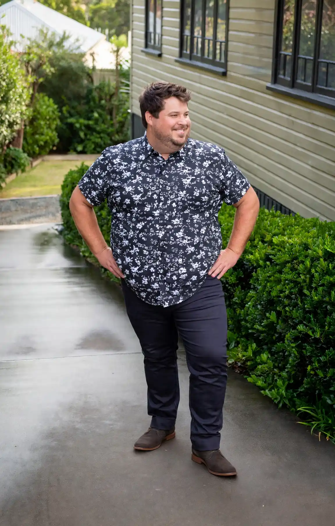 13 Best Colors for Plus Size Men to Wear That Photograph Well 11 9. Floral Print Shirt
