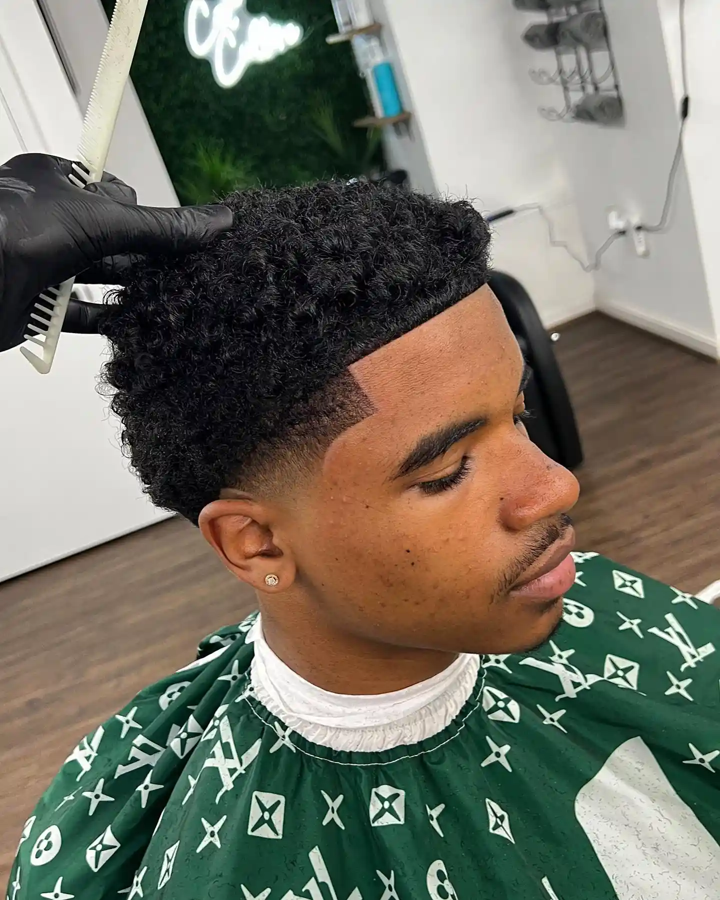 9. Watching a Barber Build This Cut Shows Why Curl Pattern Dictates the Shape
