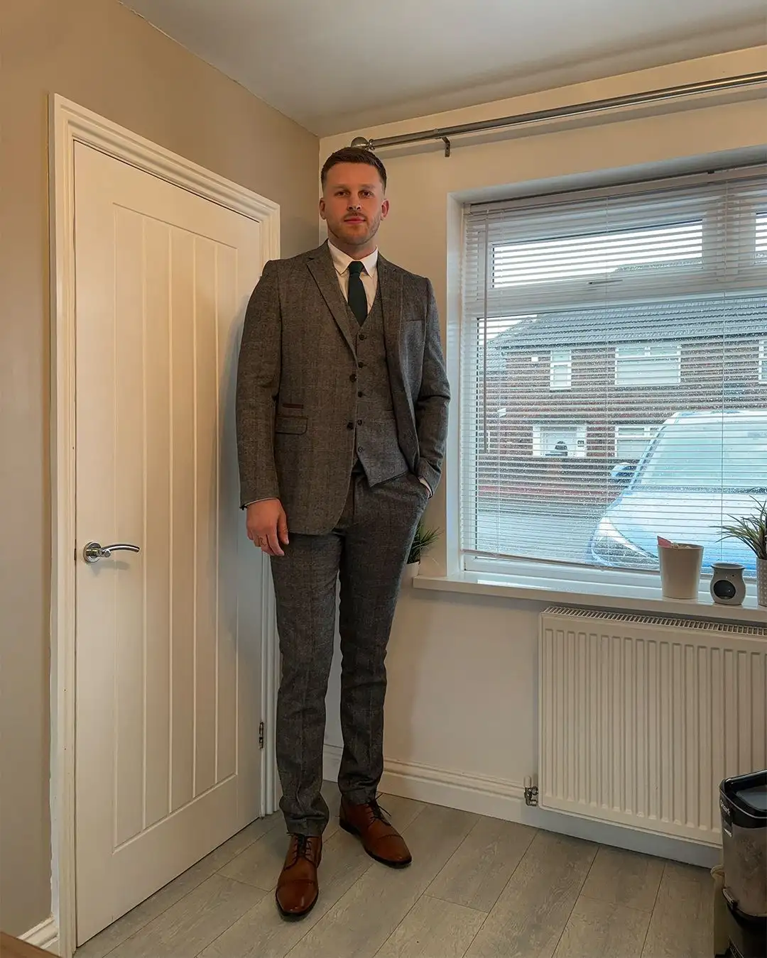 20 Suit Style Ideas for Tall Men That Look Proportional 4 Let the Shirt Cuff Show at the Wrist