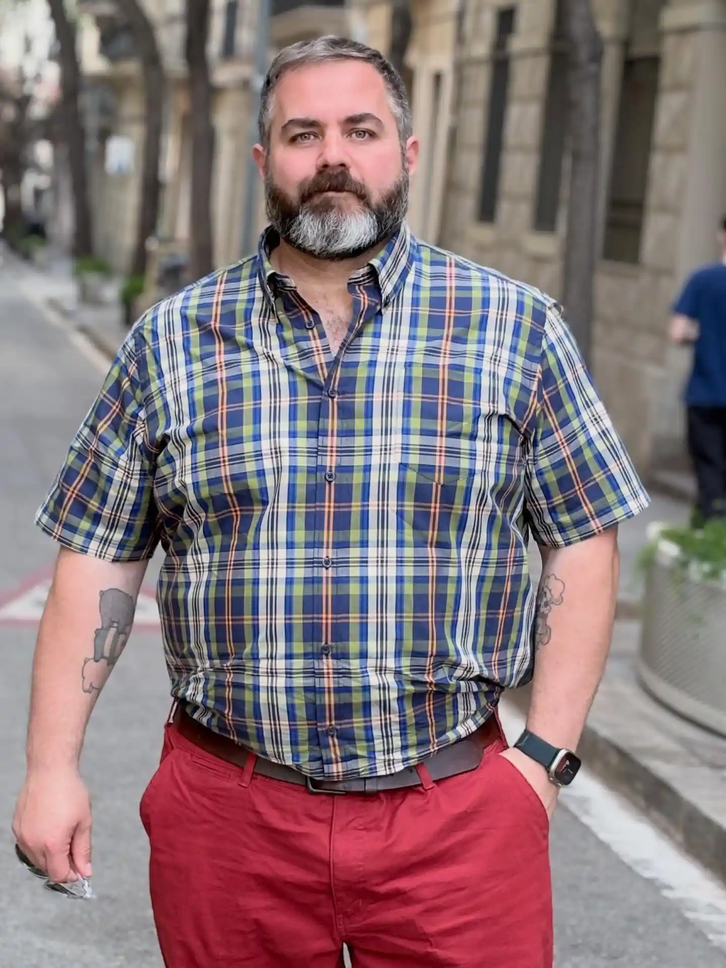 11 Spring Outfits for Plus Size Men Worth Saving Right Now 5 4. Plaid Shirt with Red Chinos