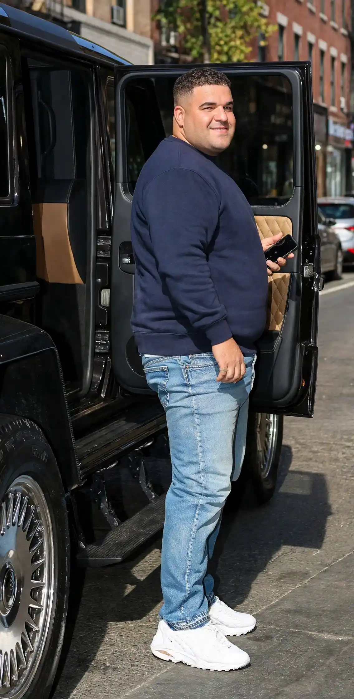 17 Best Accessories for Plus Size Men You Need to Try 9 8. Classic White Sneakers