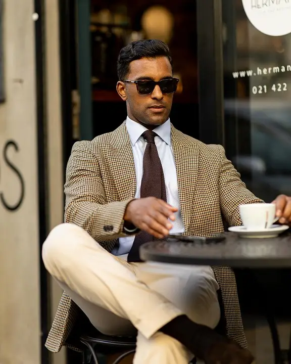 21 Capsule Workwear Outfits for Men (Minimal Office Style) 4 Houndstooth Sport Coat With a Knit Tie