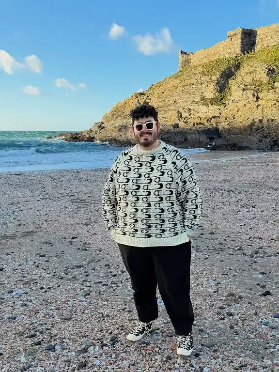 20 Vacation Outfits for Plus Size Men No One Tells You About 6 Patterned Knit Sweater For A Windy Beach