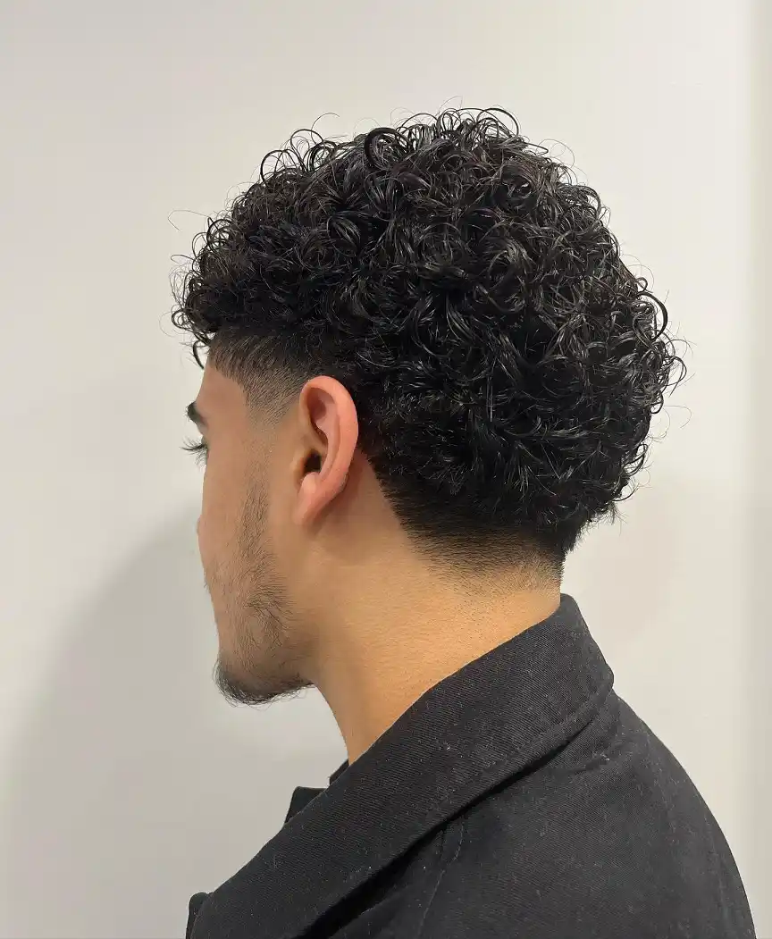 21. Rounded Curl Crop With Low Taper