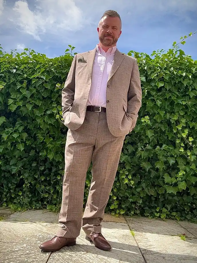 Wedding Guest Outfit for Plus Size Men: 15 Stylish Ideas 7 A Soft Rose-Taupe Suit for a Relaxed Garden Wedding