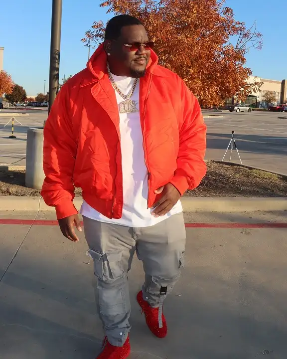 Red Puffer with Gray Cargos