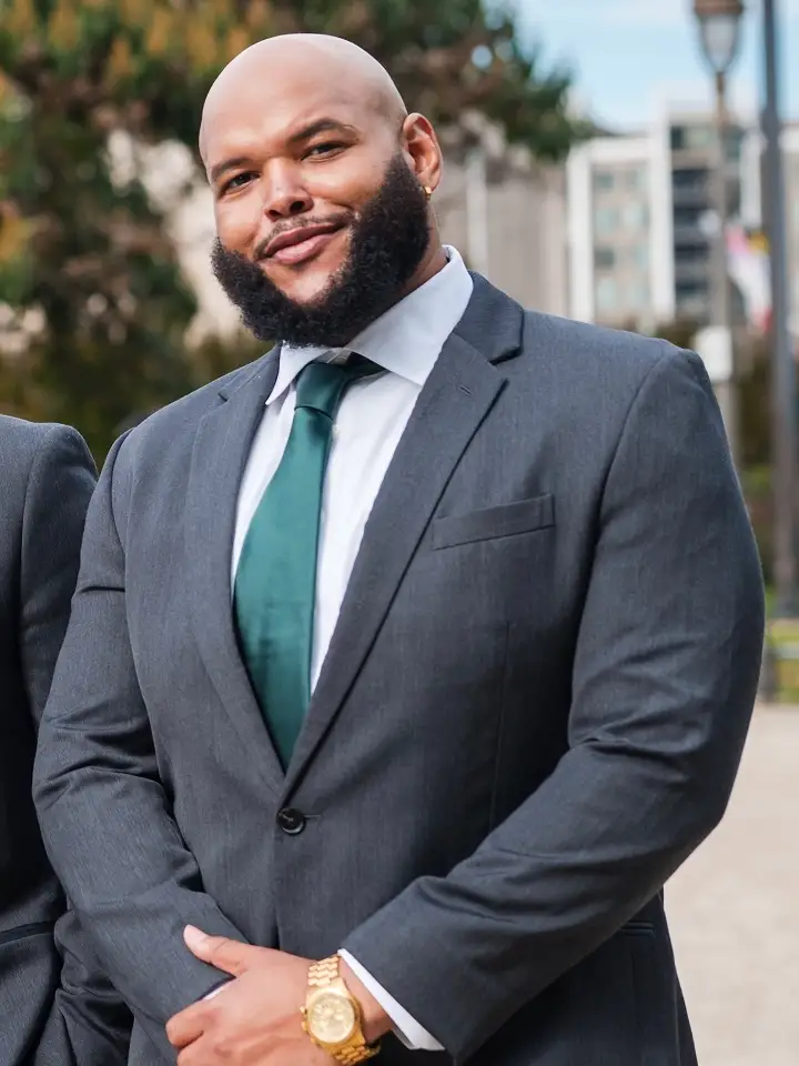Wedding Guest Outfit for Plus Size Men: 15 Stylish Ideas 4 Add One Statement Color With a Deep Green Tie
