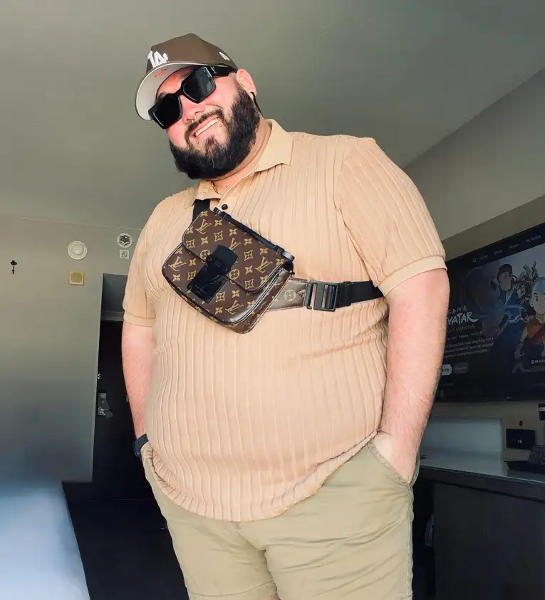 Head to Toe Sand With the Bag Worn Across the Chest