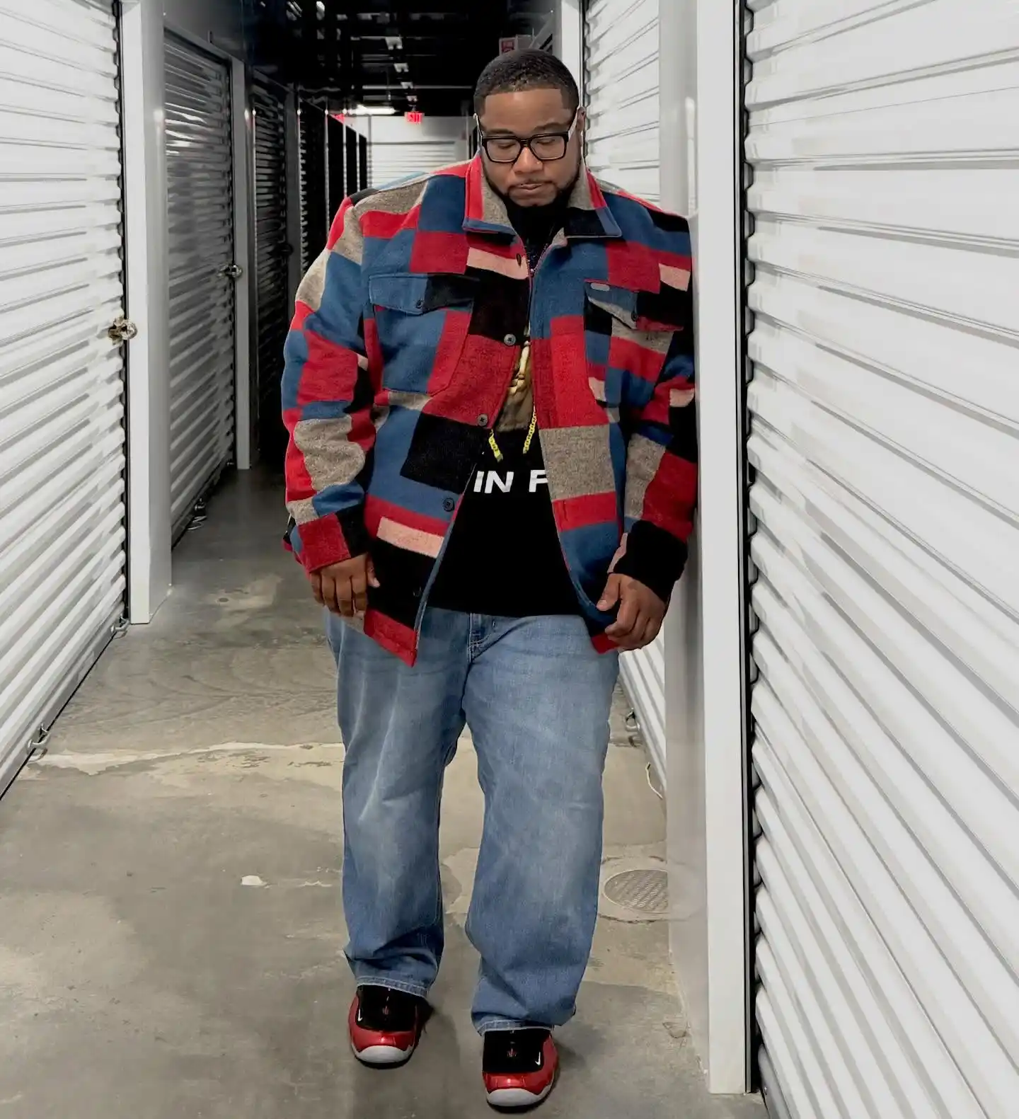 18 Big Guy Fashion Ideas Worth Saving Right Now 3 2. Layer A Patchwork Jacket Over A Graphic Tee