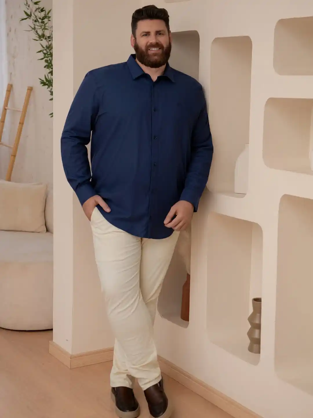18 Big Guy Fashion Ideas Worth Saving Right Now 13 12. Let An Untucked Shirt Do Double Duty