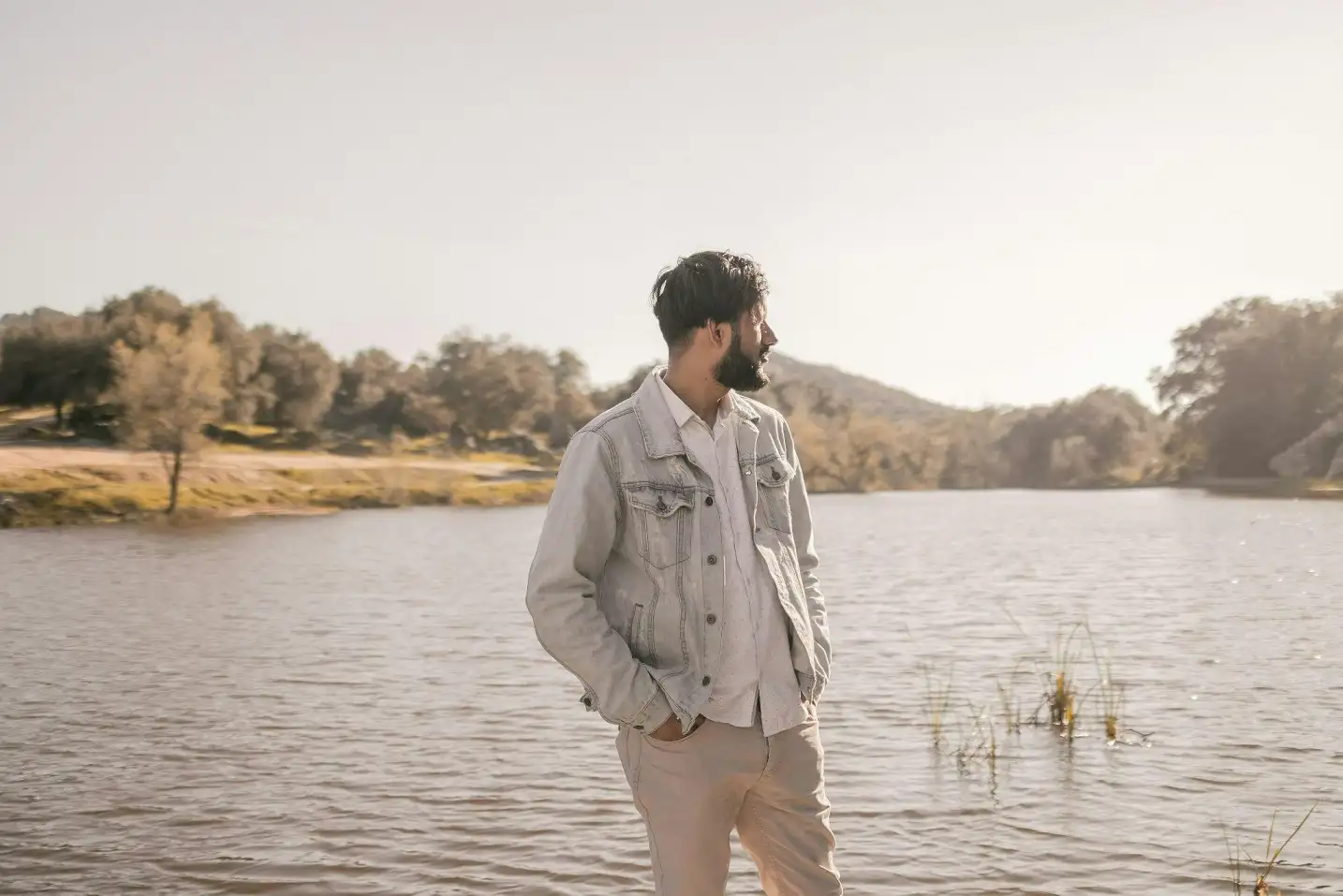 7 Casual Denim Outfit Ideas for Men to Wear on Weekends 4 3. Chinos with Denim Jacket A Semi Formal Weekend Look