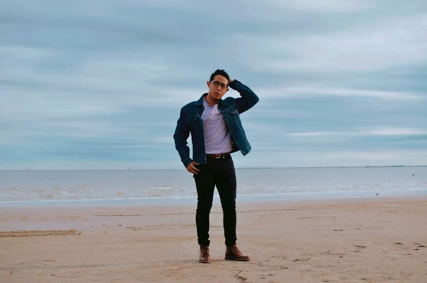7 Casual Denim Outfit Ideas for Men to Wear on Weekends 8 7. Black Jeans and Boots with Denim Jacket for an Evening Out