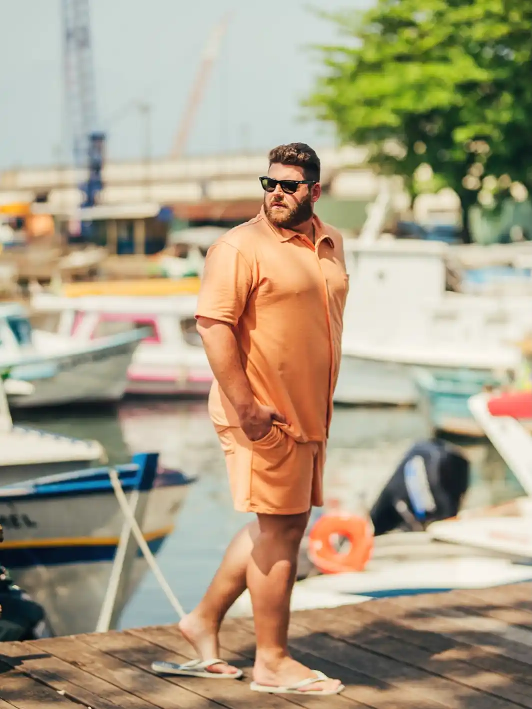 18 Earth Tone Outfits for Plus Size Men You Need to Try 10 10. Peach Terracotta Polo and Shorts Set for the Dock