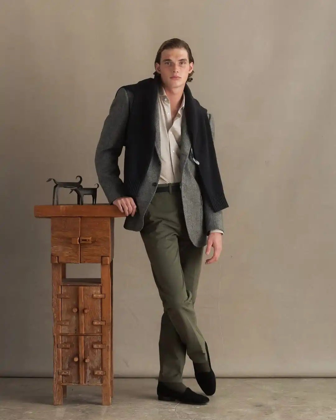 Chinos Vs Jeans Travel Capsule 2 Chinos Vs Jeans Travel Capsule 1